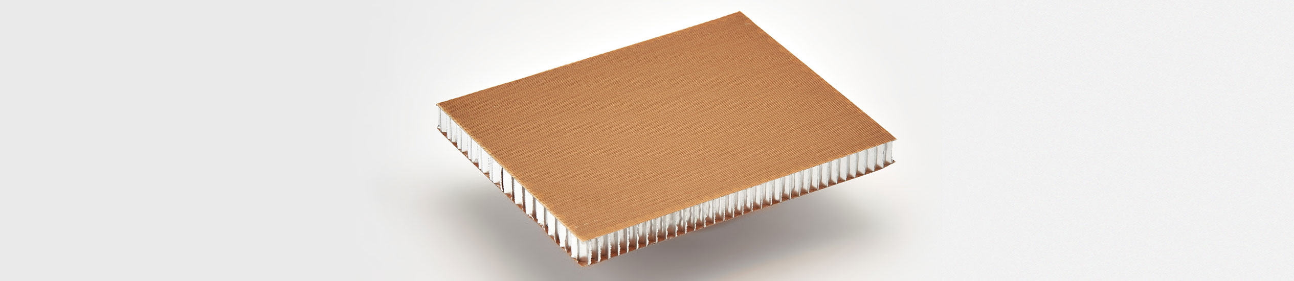 ALUSTEP® F is a lightweight sandwich panel with a core in aluminium honeycomb with glass fiber reinforced with phenolic resin.